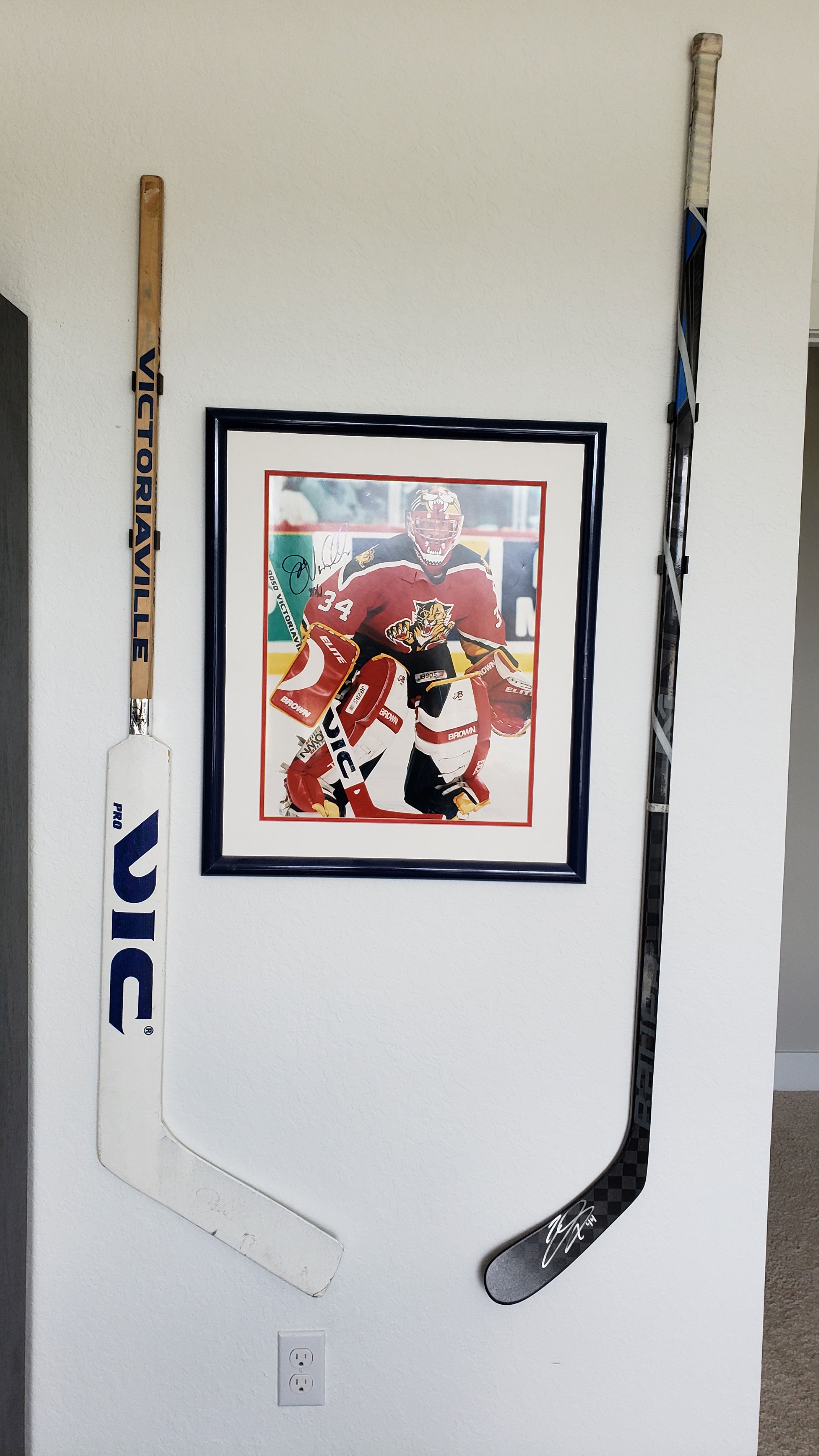 unbrand Hockey Stick Holder Wall Mount,wall Storage Hockey Stick Display Holder | Hockey Stick Display Holder, Wall Mount Hangers For Ice Hockey Fi